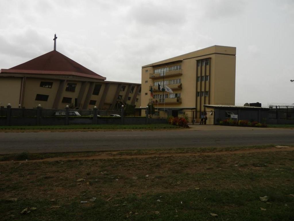 Blue Lodge Hotel Lagos Exterior photo